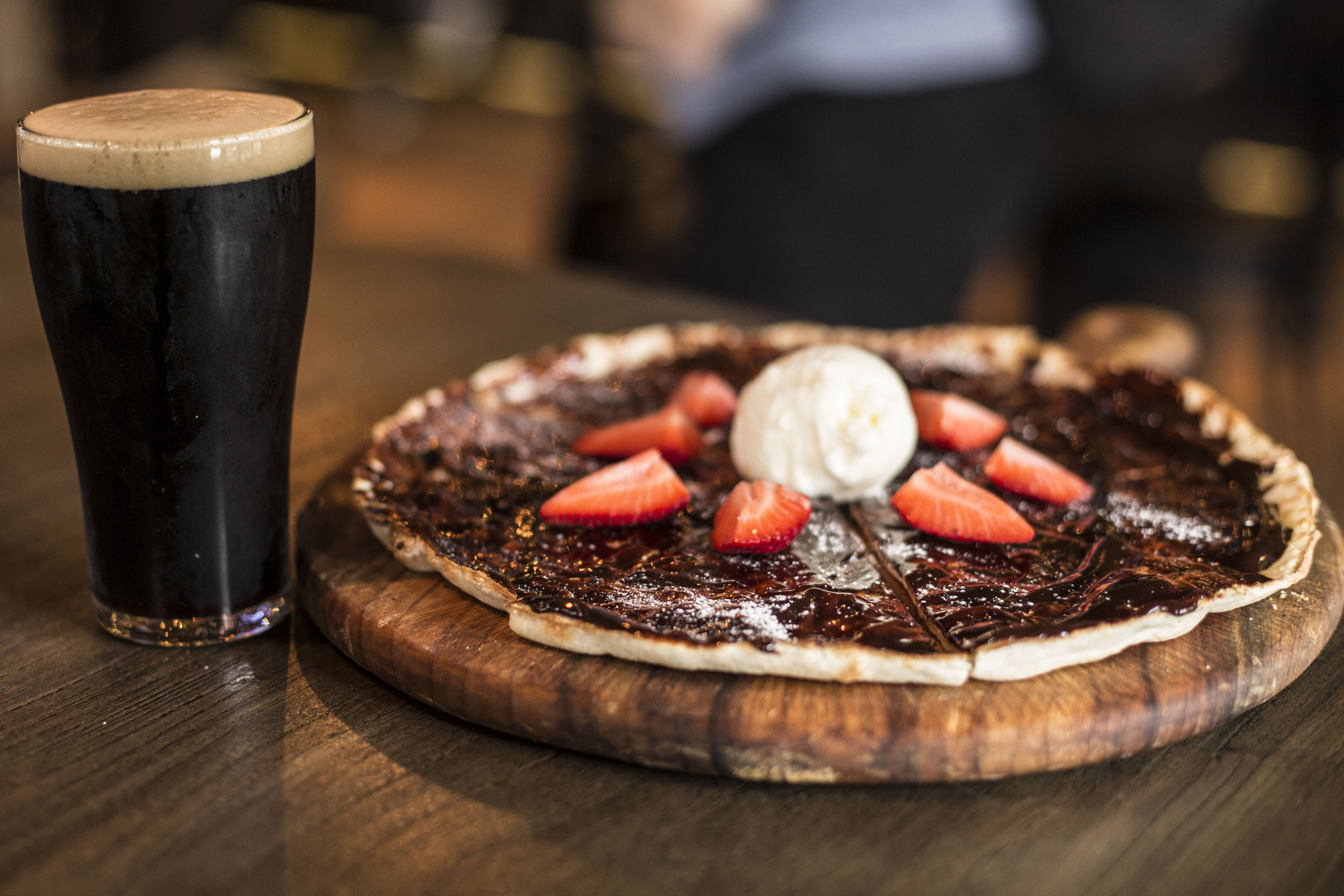 Beer food. Пиво фуд фотография. Фуд бир Вологда. Разные сорта пива и пицца. Пилигрим пиво закуски.